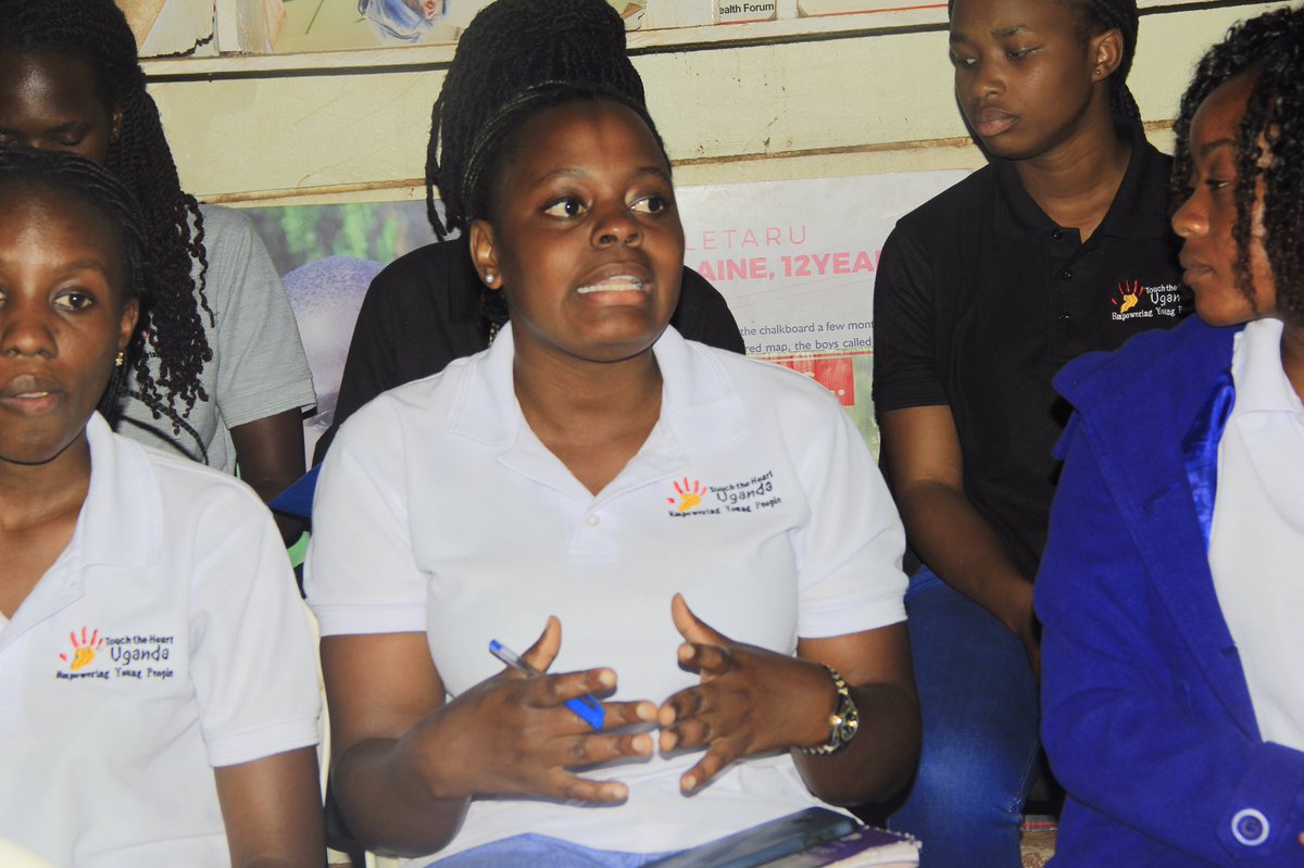 uyahf1's tweet photo. They where equipped with skills on how to meaningfully use #Twitter, #Facebook, #Instagram, #Tiktok,#Youtube as innovative digital platforms to voice out their SRHR issues, share info & make call to actions on the SRHR issues that affect them. #DigitAGirl #GenderEquity https://t.co/c4cAUdpgJa