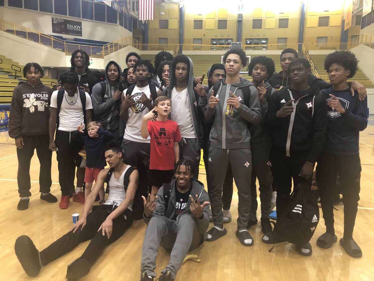 athletics_creek's tweet photo. Sandy Creek is heading to the Macon Collesium 3/10 at 3 pm #proudAD @fcboe @TROliverEDU @SandyCreekHoops @DecarlosHughley #chasingthering https://t.co/Zh60H4ZEmE