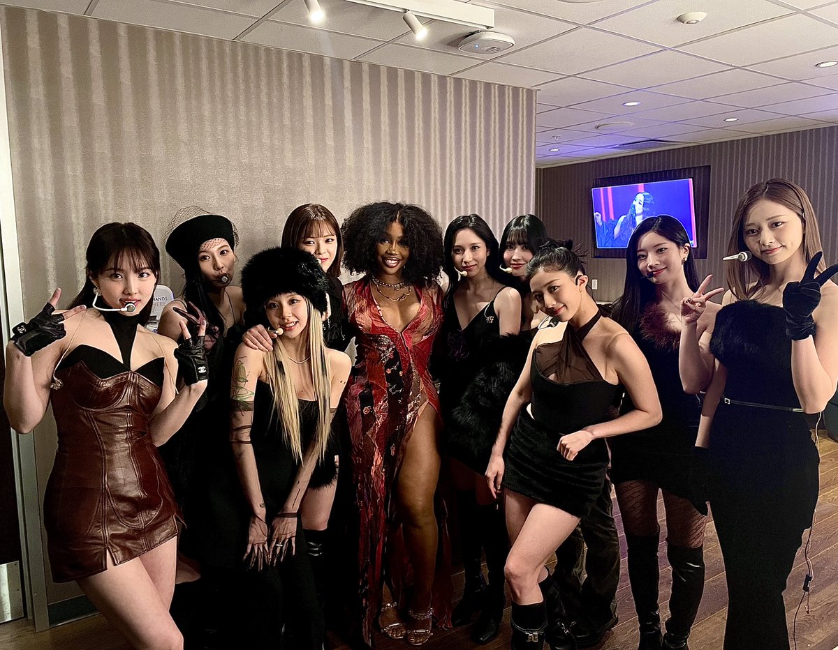 JYPETWICE's tweet image. TWICE @Billboard Women In Music

"Thank you to Billboard and to our fellow honorees. We are truly honored to share this moment with you."

#TWICE #BBWomenInMusic
#TWICE_BreakthroughAward