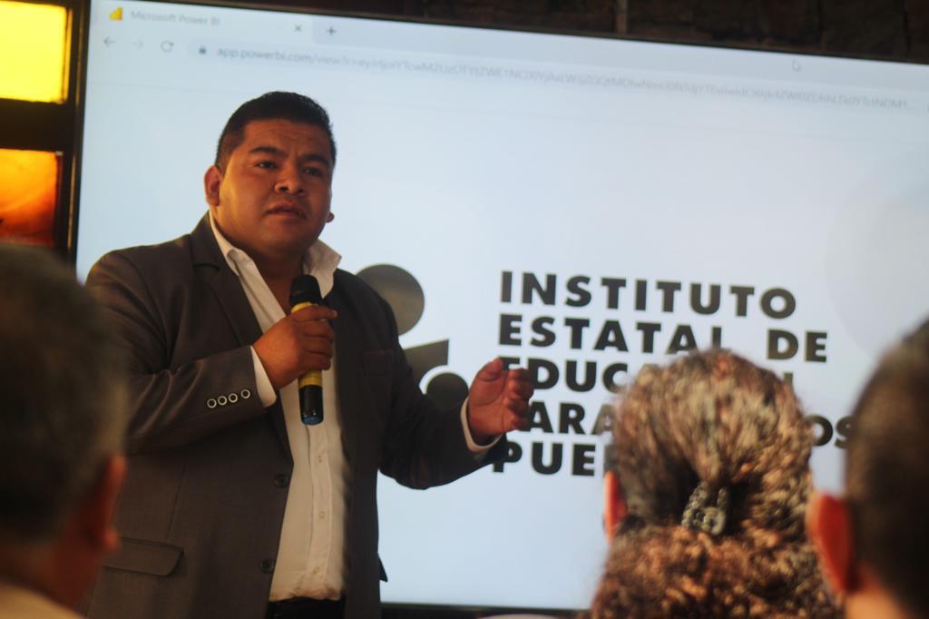 Ismael_ZarateG's tweet image. ¡Hoy nuestra familia @IEEAPuebla se reunió! En el Consejo Interno de Administración y Planeación #CIDAP💯.

Directivos, personal de área y de coordinación regional, analizamos resultados y delineamos acciones estratégicas para responder a los desafíos de nuestra institución 👊.