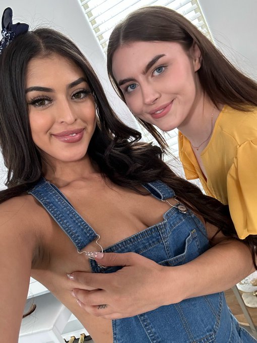 had an amazing shoot for @TeamSkeet this week!! great time with great people 😌 @OnlySophiaLeone @DannyMountain10<a class="tags" href="/tag/teamskeet">@teamskeet</a>