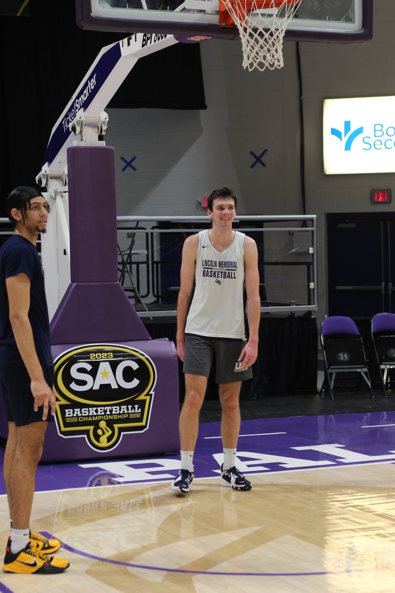 LMUMBB's tweet photo. 1⃣st Full Day in Greenville☑️
We had a practice at Zaylan Chaney's alma mater (Legacy) before a shootaround at Timmons Arena
#GoSplitters #TourneyTime https://t.co/7Tq1zg6eXm