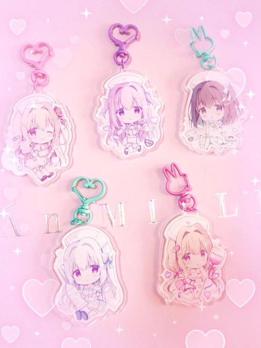 サブ垢にも載せたけどアクキー実物こんな感じです〜!お好きな子選んで貰えたら✨後ランダムでコースターにak猫描いてます(*˘︶˘*)🖋 