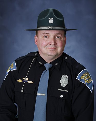 ISPLowell2's tweet photo. Today, we lost one of Indiana’s Finest. Master Trooper James R. Bailey was not only a trooper, but a father, husband and friend.  Please keep the Bailey family and his @IndStatePolice family in your prayers. https://t.co/Xoa9FA6sXS