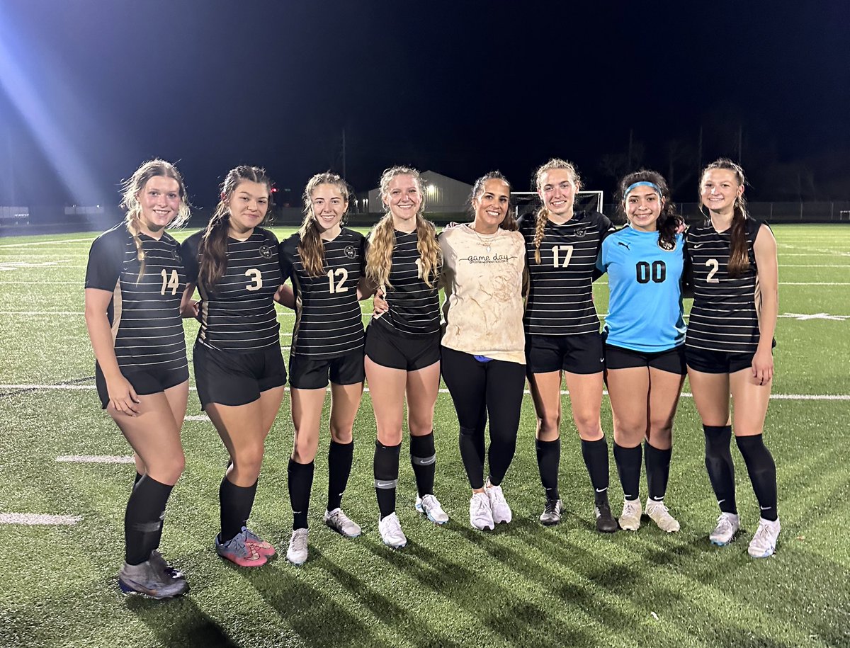 FosterSoccer's tweet photo. What an ending to Senior Night! 9-0 WIN vs Kempner making it 15 wins in a row!! 💛⚽️🖤 #ptn #seniors2023 https://t.co/YruipD7sDV