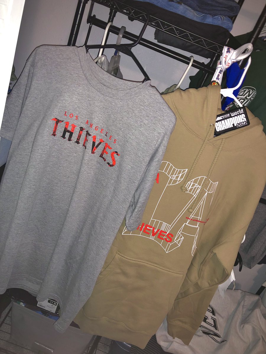 The new merch too fireee🔥 #RunItUp <a href="/LAThieves/">LA Thieves</a> <a href="/100Thieves/">100 Thieves</a>