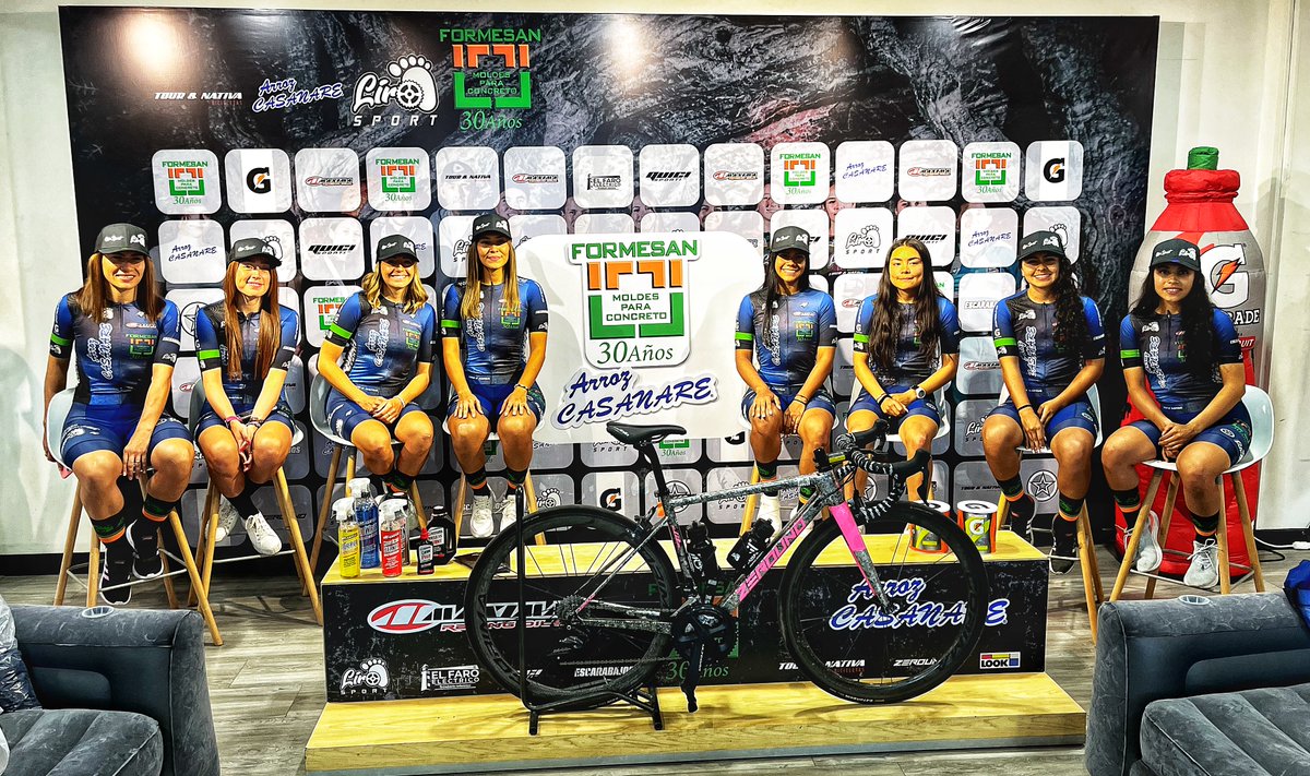 mundociclistico's tweet photo. #ciclismofemenino | 🇨🇴🚴♀️👩🏆🇨🇴 El Formesan Arroz Casanare-Liro Sport presentó oficialmente su nuevo equipo femenino para la temporada 2023 🇨🇴 👩🚴♀️🏆🇨🇴💪👏
#ElPortalDelCiclismo #Temporada2023 #Formesan #ciclismo @FORMESAN @Lirocyclingteam https://t.co/czwnRC56Rm