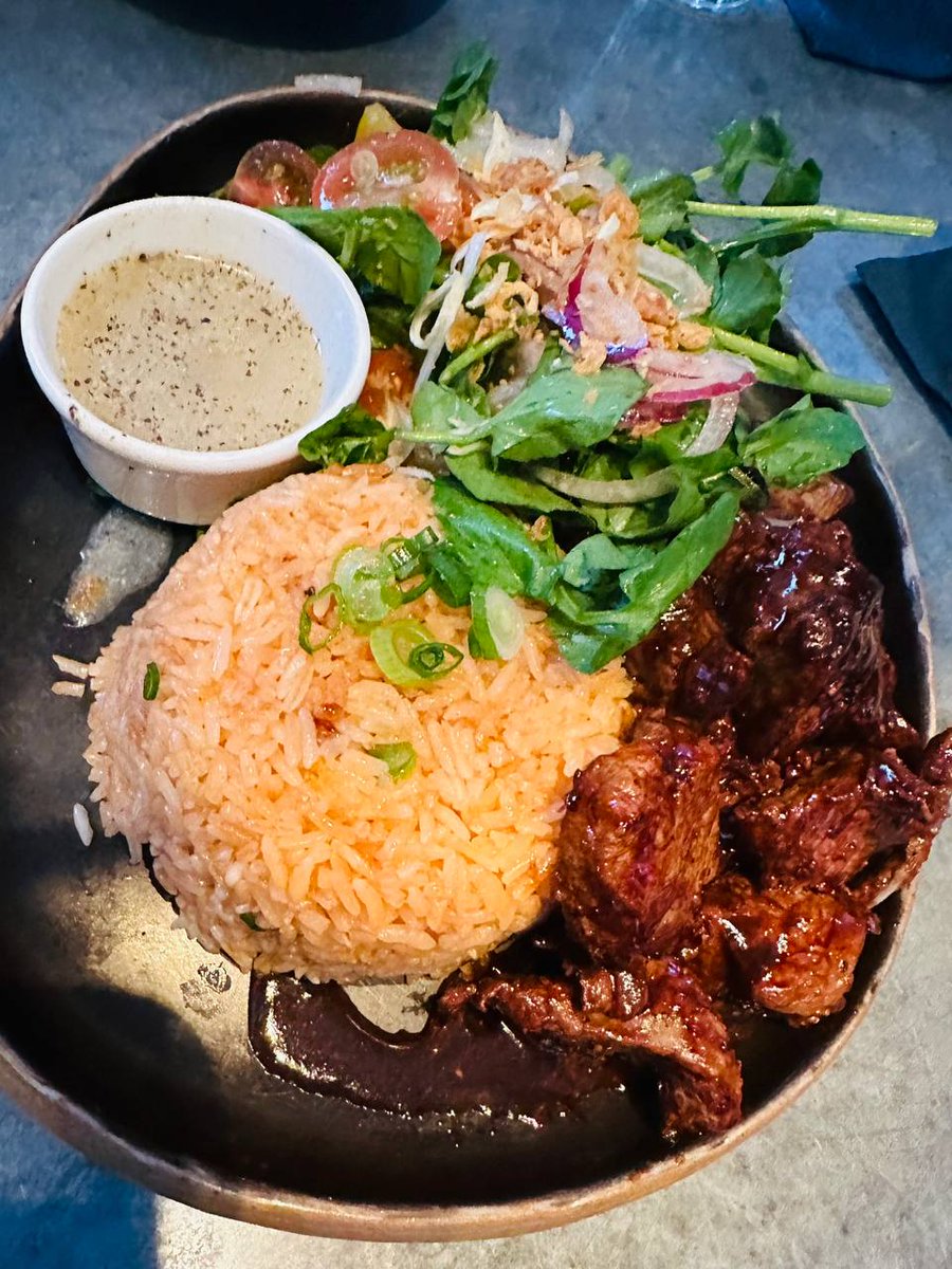 LA very famous Vietnamese restaurant Little Sister, today specifically to Irvine branch to try, ordered a few signature dishes, taste buds experience are all sour
Overall feel the taste is average, the price is more expensive than Chinese