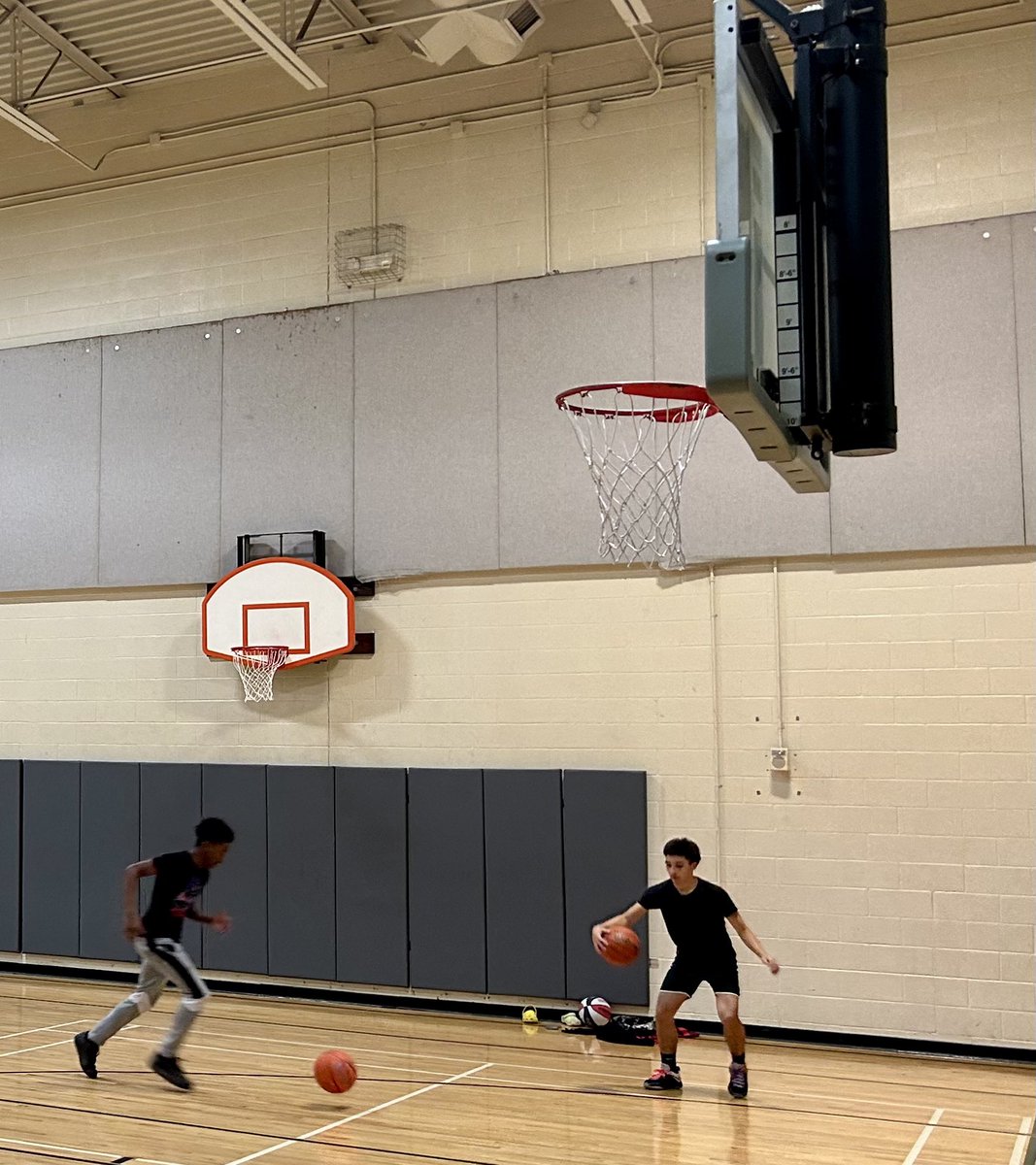 caraathome's tweet photo. Stopped by TEEN NIGHT at @DallasParkRec #TimberglenRecCenter tonight. Kids having fun in a safe environment. Timberglen has the highest teen attendance in the @CityOfDallas but smallest Rec center. @DallasCityMgr @EquityDallas 
@DentonCountyTX 
@CFBISD @DPDChiefGarcia https://t.co/yf2x6XJbhZ