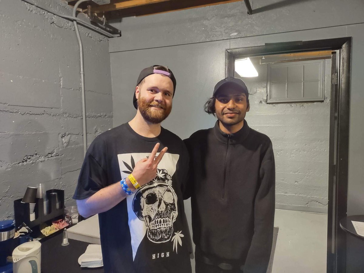 Doctor__Chubs's tweet photo. So good to meet you last night, man 🔥 thanks for hanging out and melting our faces @maraudamusic https://t.co/Ny6tMHMaSS