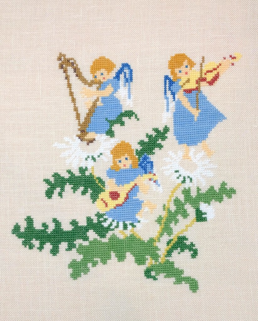 ハープの妖精さんを刺して完成🧚‍♀️ 『ミース・ブロッホのクロス