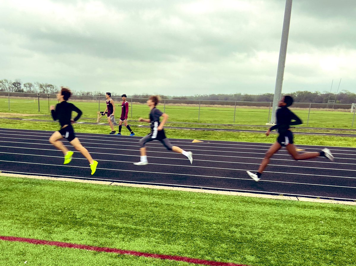 Shout out to the Briscoe Boys Distance runners, lots of PR’s &amp; great races! #keepgrinding
<a href="/BJHAthletics/">Briscoe Athletics</a> <a href="/BJHGirlsAth/">BJHGirlsAthletics</a>