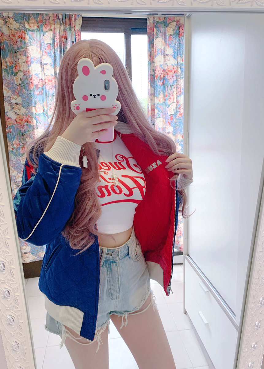 BodayoshiNFT's tweet photo. GM💙❤️💙❤️💙
Start a new day with @azuki Twin Tigers Jacket❤️💙 TTJ size xxs, fit and comfy💯
#Azuki #twintigersjacket #twintigerjacket https://t.co/yyUJcM3MJb