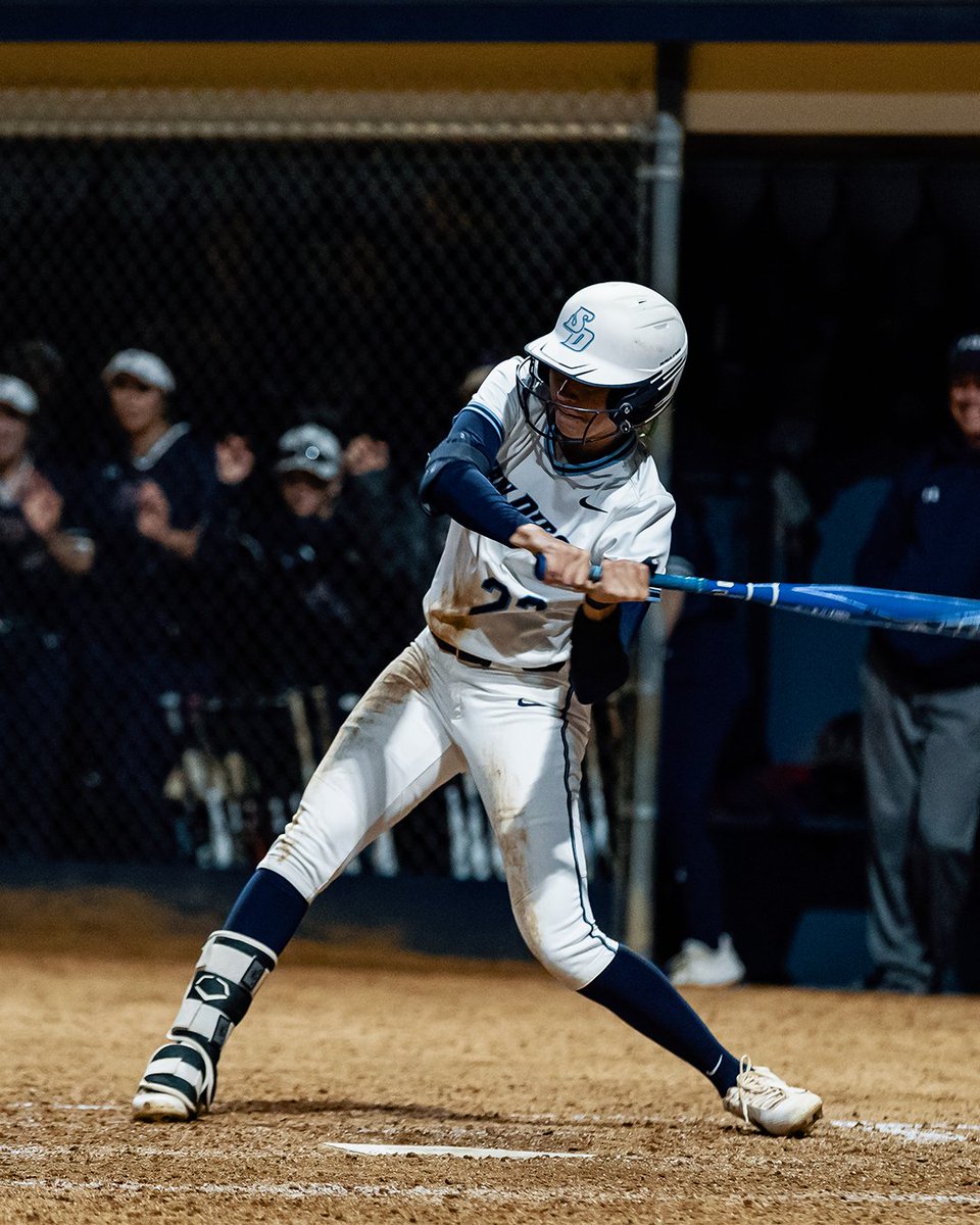 Izzy Owen continues to tear the cover off the ball! Owen is now 3-for-3 with two doubles and four RBI tonight 🔥🔥

Toreros expand the lead to 11-0

#GoToreros #TimeToRise