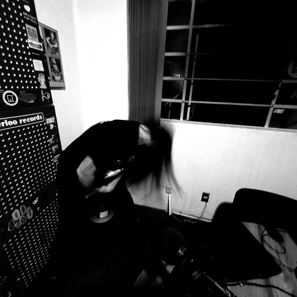 En el inicio de los tiempos, la humanidad domó al fuego. Con el fuego, trató de domar al metal. Pero el metal acabó domando al hombre. Comienza la #PESTE. #MetalExtremo con <a href="/AlberthusWeber/">Albert Weber</a>. En vivo ahora #porNoFM nofm-radio.com