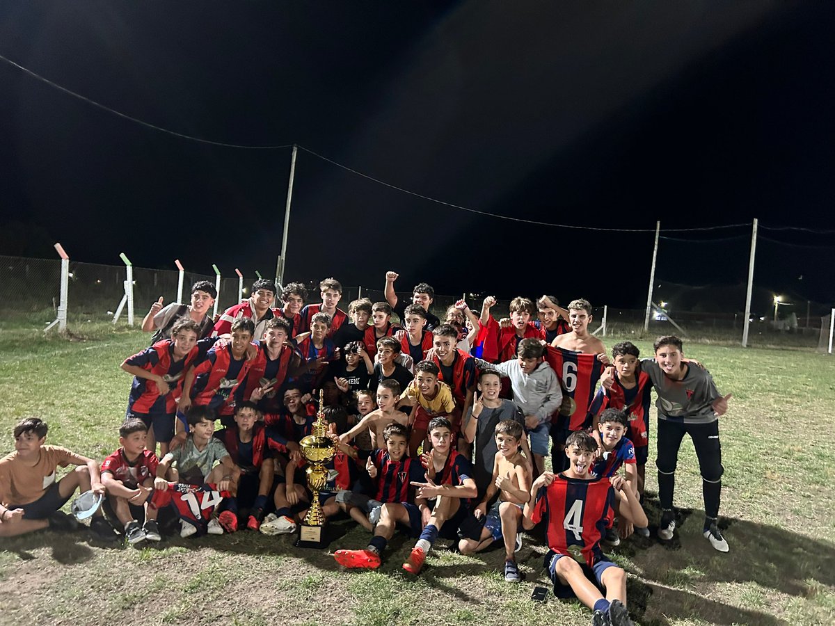 En la noche de hoy este grupo nos ha regalado una nueva alegría, consagrándose campeones en categoría SUB 15 del campeonato INTEGRACIÓN organizado por el <a href="/club_avenida/">Club Avenida (Florida, Uruguay)</a> ESTO RECIÉN COMIENZA ¡VAMOS POR MÁS! 💪🏻🏆🥇💙♥️