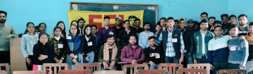sfi_mandi's tweet photo. एसएफआई सरकाघाट इकाई का 35वा इकाई सम्मेलन सम्पन्न हुआ जिसमें 21सदस्यीय कमेटी का गठन किया गया व 7सदस्यीय सचिवालय का गठन किया गया जिसमें दीपक को इकाई अध्यक्ष व नवीन को सचिव चुना गया।
#sfi_sarkaghat
#SFI_MANDI
#sfisarkaghat 
#sficec #sfi https://t.co/ku3qfdTCqk