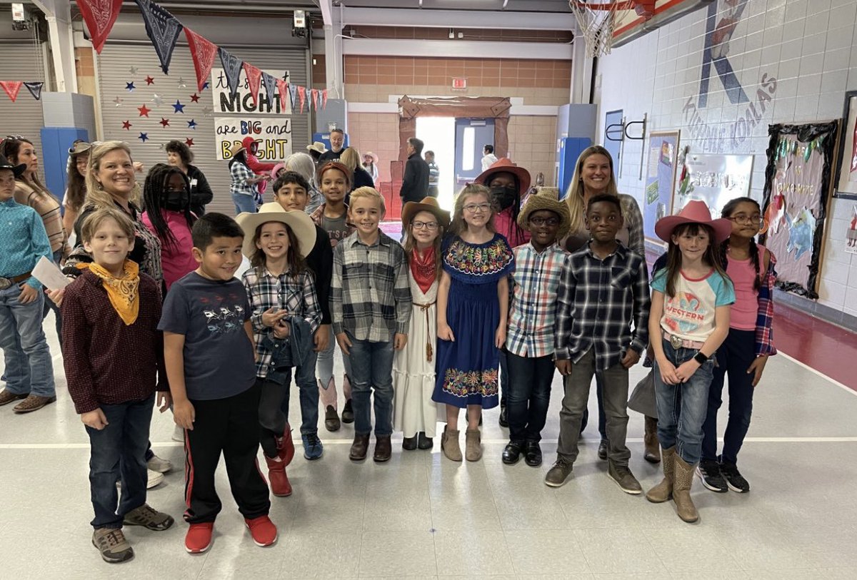 CandaceFaber1's tweet photo. Hoedown 2023! @KleinISD @kuehnlepe @KuehnleKISD https://t.co/LeNad736Zm