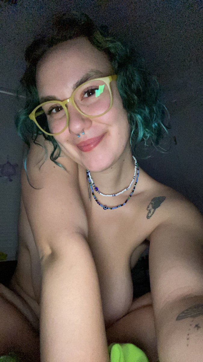 greasyyt's tweet photo. I want you to succumb to me🥰😈 https://t.co/sGXflyoYQx https://t.co/eQ1dDUz3Nz
