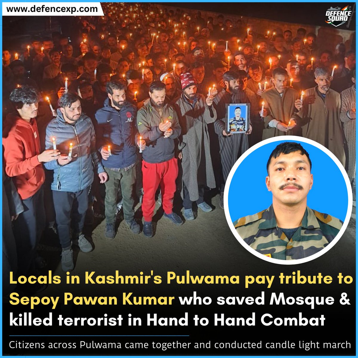 Defence_Squad_'s tweet photo. A candle light solidarity march was organised by Citizens at Pulwama in memory of Braveheart Sepoy Pawan Kumar who laid down his life while defending the sanctity of the Mosque from terrorists during Op Potgampora.
#IndianArmy #Pulwama #Kashmir #KnowYourHeroes #BravestOfTheBrave https://t.co/NkQgTHVmer
