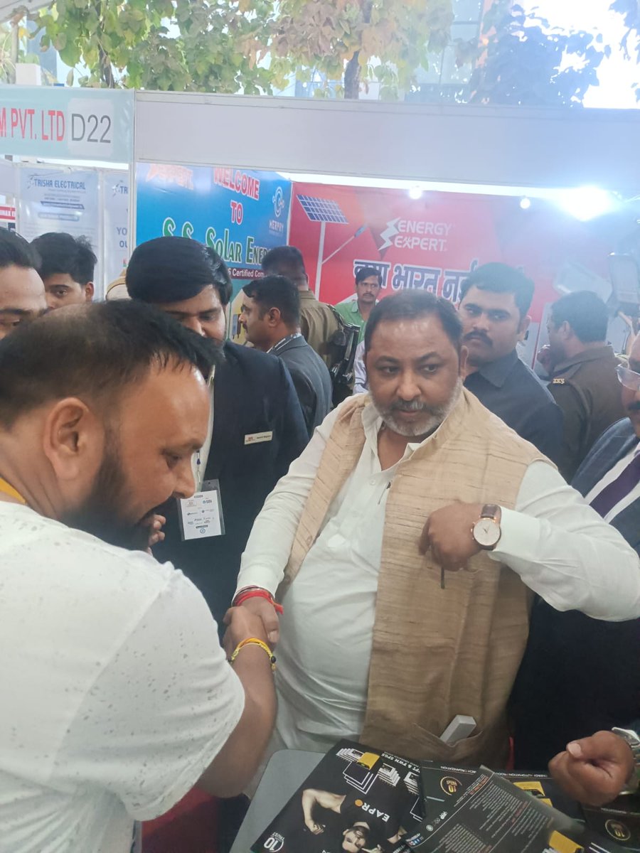 EaproGlobal's tweet image. India Solar &amp;amp; E-vehicle expo, #Lucknow , EAPRO Global Ltd. stall- D-26 presented by our Marketing head Dr Sanyam Tyagi &amp;amp; Zonal Sales Manager Mr Shailesh Dwivedi.
#sales #solarcompany #lucknow #solarpower #solarindustry #solarenergy #exhibitionstanddesign #exhibitionopening