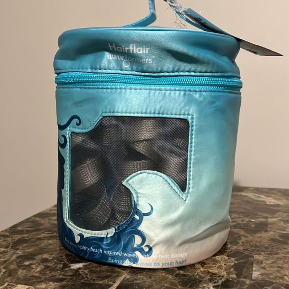 VBanksDesigns's tweet image. So good I had to share! Check out all the items I'm loving on @Poshmarkapp from @AmyBoccia #poshmark #fashion #style #shopmycloset #starbucks #hairflair: posh.mk/IZNC4WvUSxb