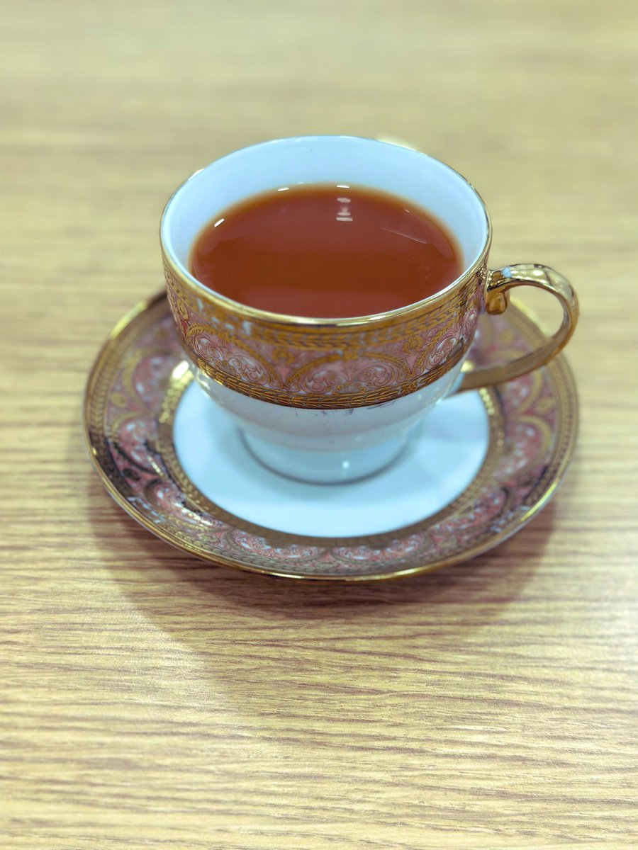 Cup make me feel like a maharaja.. 

But I need only feel of Ikk Cup Chaa.. Thas it !