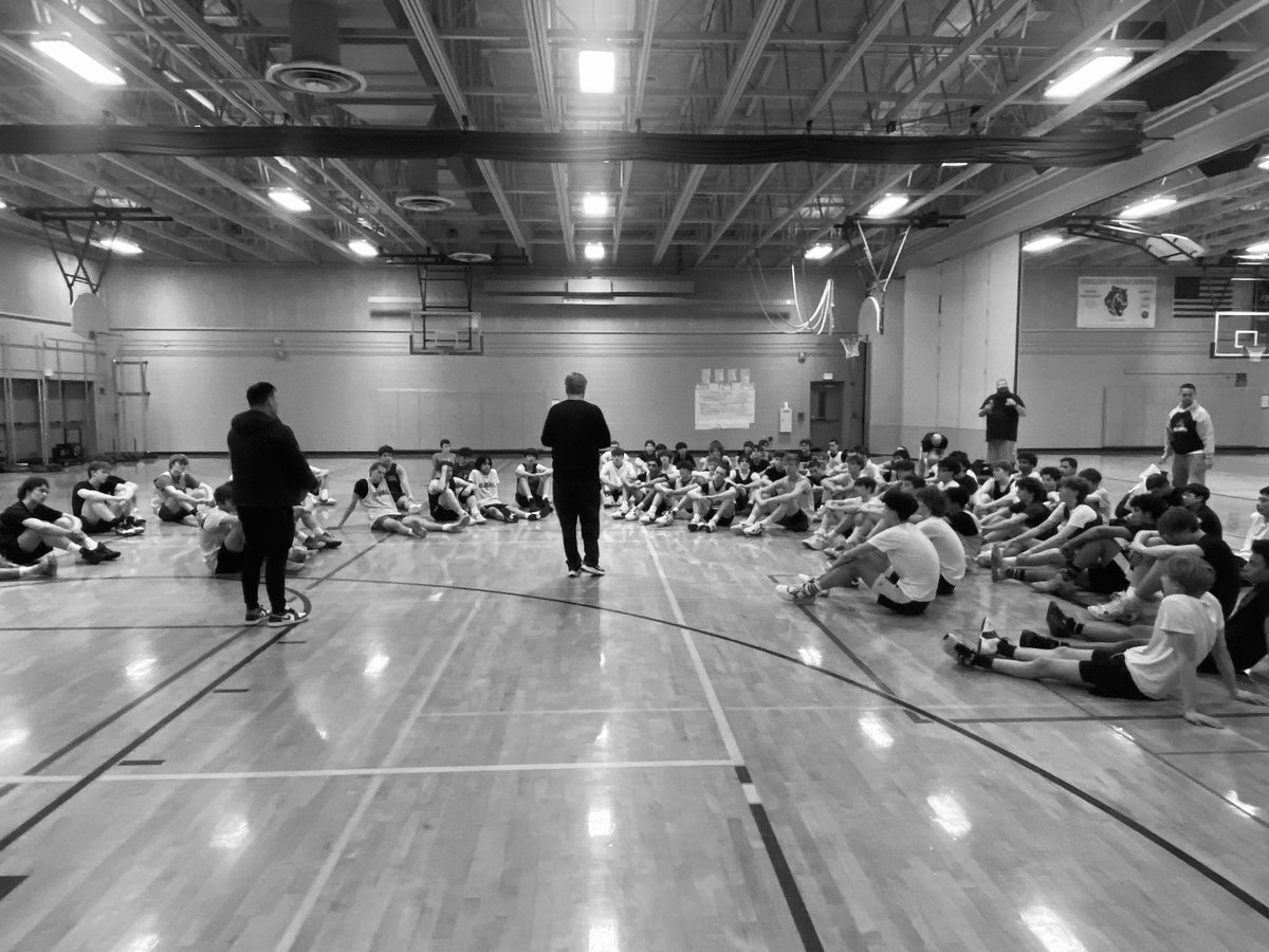 WOW!! 83 kids for the first day of our high school tryouts! More than 230 players for all grades! #growing #together #basketball #global <a href="/miang59/">Michael</a> <a href="/ellenorea/">ellenore</a>