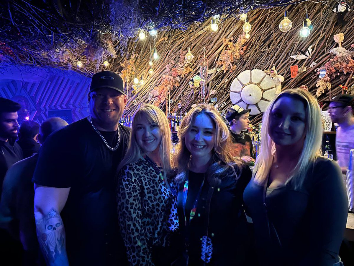 Maryna08022021's tweet image. My lovely @Conflux_Network team at the @EthereumDenver @CamillaCaban @Kaplun_Iryna @CryptoDiamondC1 ❤️❤️❤️
