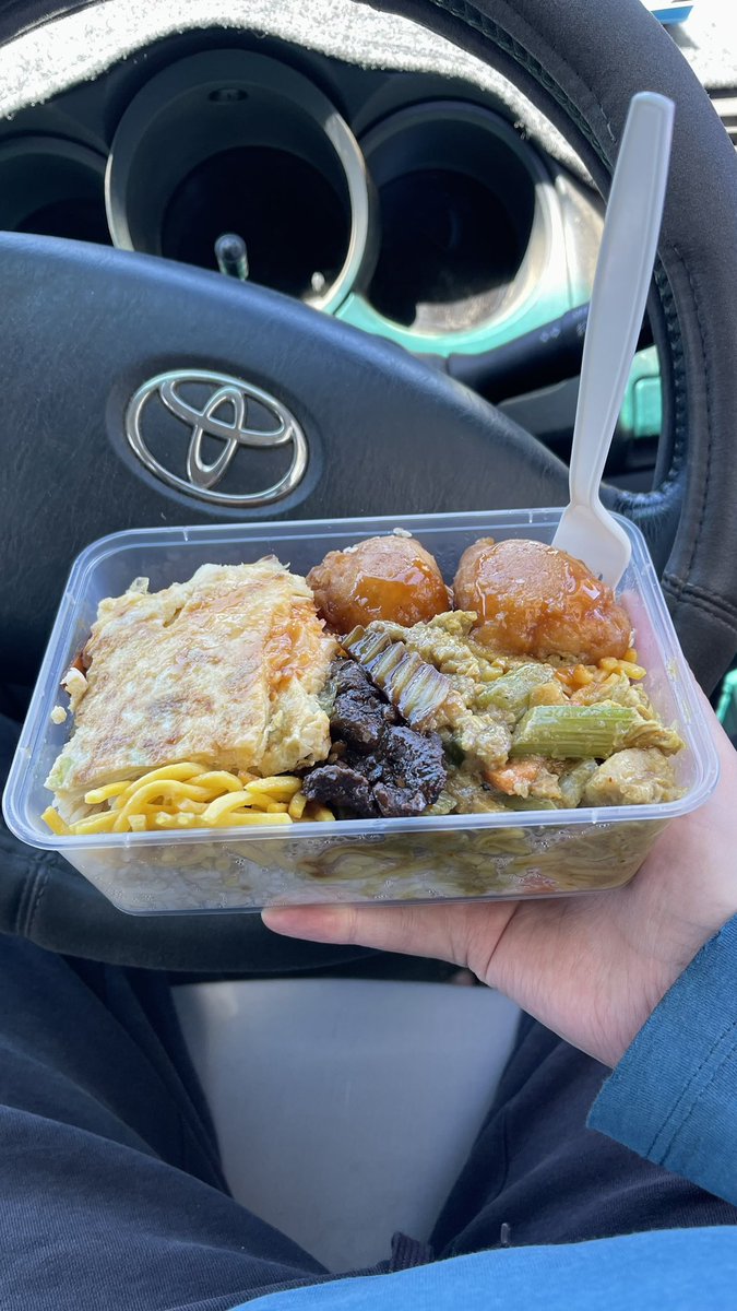 MariahWolves's tweet image. // Mixed Chinese for lunch