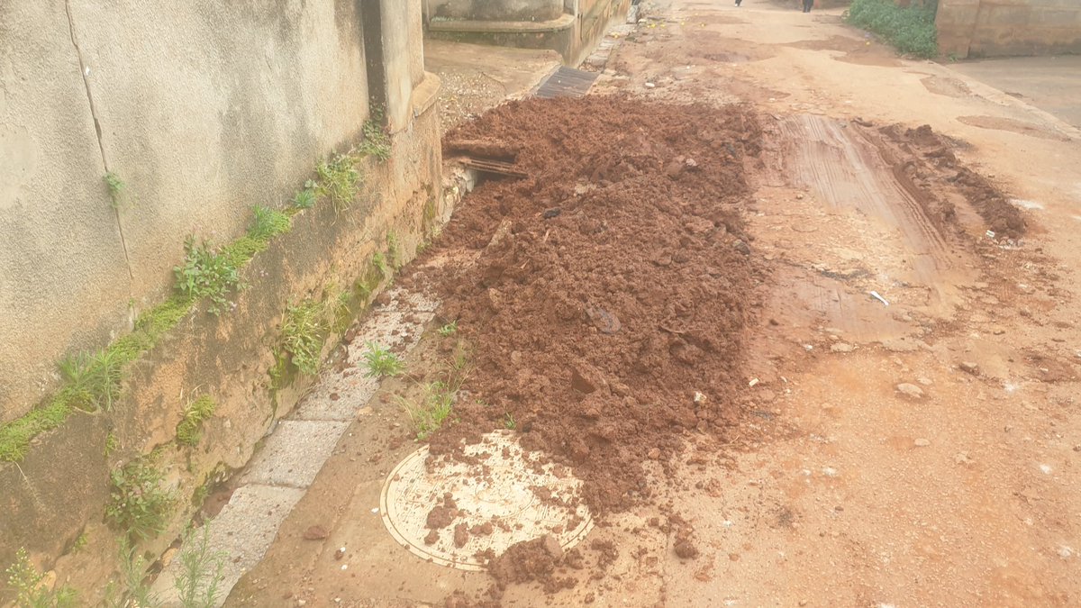 MulogoWaKatonda's tweet photo. The level of incompetence at @nwscug stinks. That's how they leave after making repairs in muyenga. #theseMFs https://t.co/HEo7bx3bJM