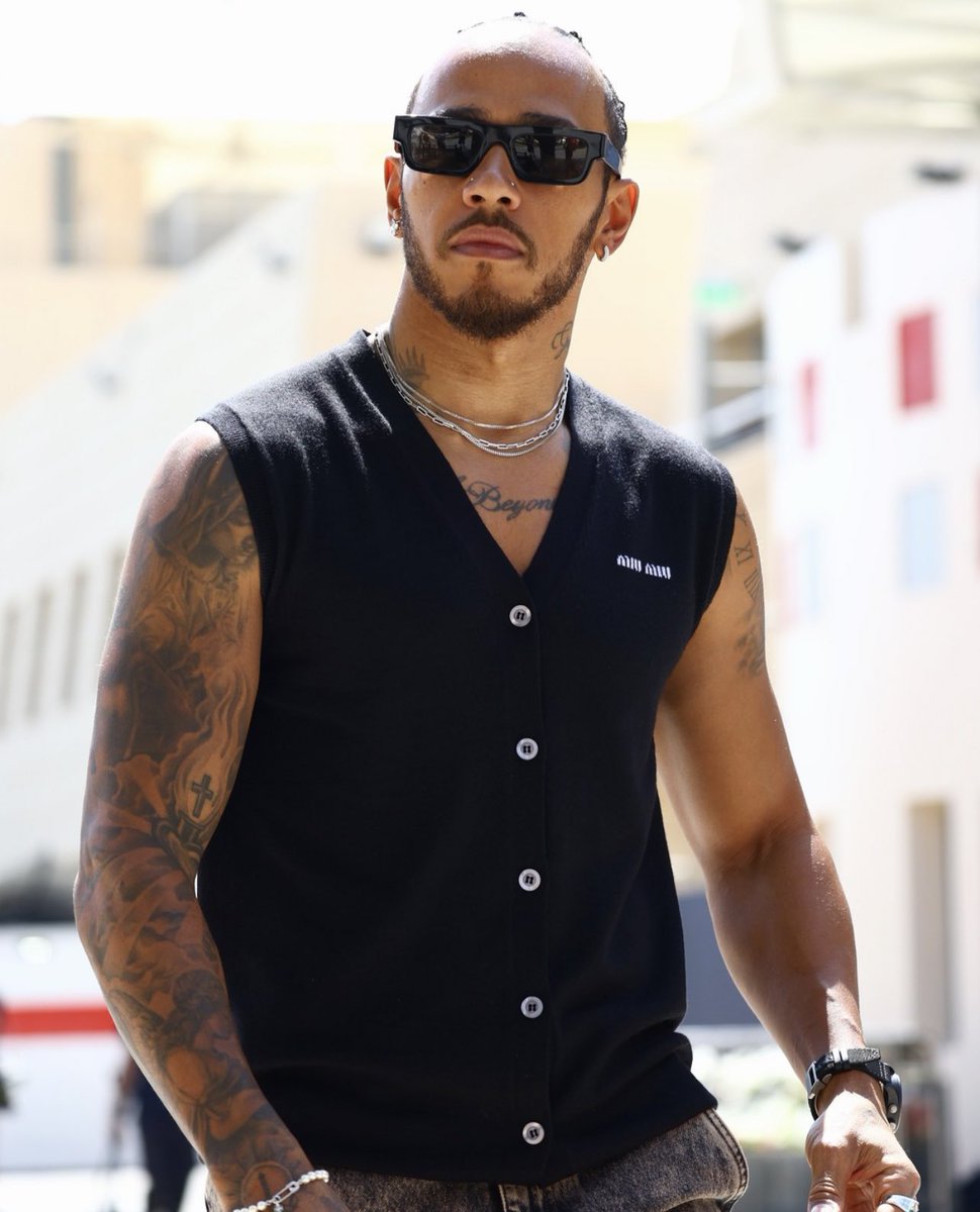 RT @wolfiefendi: lewis hamilton in miu miu he’s so real for this https://t.co/Mu9yzqFBYM