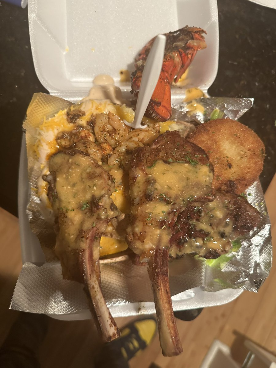 YoFav0pp's tweet photo. Could’ve been us 🫠 #BossMeals!🍽️🥩🦞 https://t.co/BhwrXe8rVa
