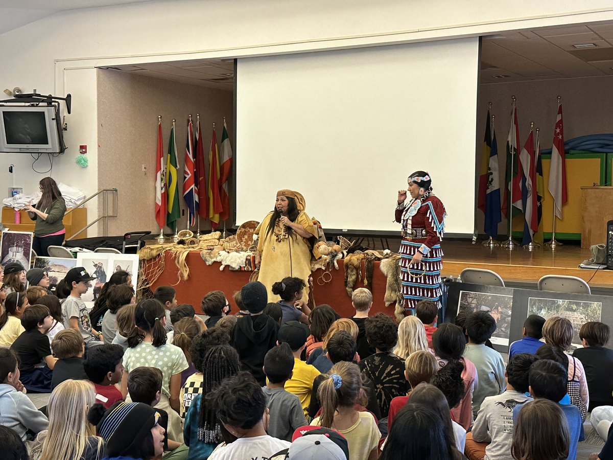CasitaMagnet's tweet photo. What an inspiring assembly from inspirational speaker Jacque Nunez, a descendant of the Acjachemen indigenous people.She shared stories, taught them songs, played games w/ the Ss & taught them that all cultures & families are special. #ReadAcrosstheWorld launch!
TY Casita PTA! https://t.co/dyakDWxfGT
