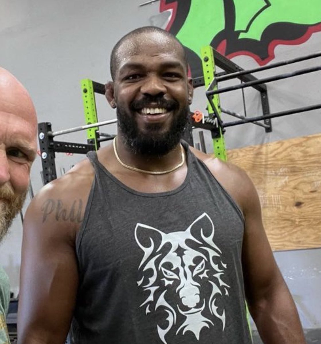 HotFreestyle's tweet photo. Drake has placed a bet on Jon Jones to beat Ciryl Gane https://t.co/TZTN032JgA