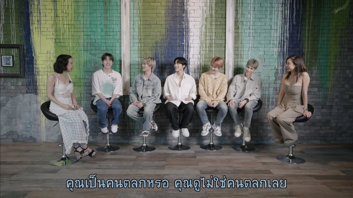 chxyxhyun's tweet photo. ตอนเจอเฮนเดอรี่ครั้งแรกทุกคนจะคิดเหมือนพี่พลอยคือดูไม่ใช่คนตลกเลยนะ ดูหล่อสุขุม พูดน้อย แบบลุคพระเอกของคุณสรยุทธอ่ะแต่ความจริงคือยิ่งกว่านั้น เป็นเอนเนอร์จี้ของเววี่ ตลกเป็นธรรมชาติ เป็นเสน่ห์ของเฮนเดอรี่ไปแล้วอ่ะ น่ารัก 55555555
#WayVxHorwangSisters https://t.co/rvBsHHuUdg