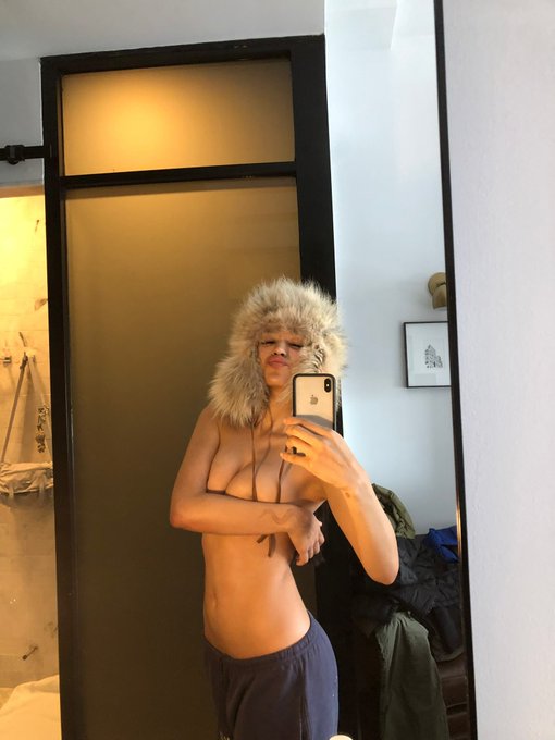 call me princess https://t.co/9jJxGWLPfQ