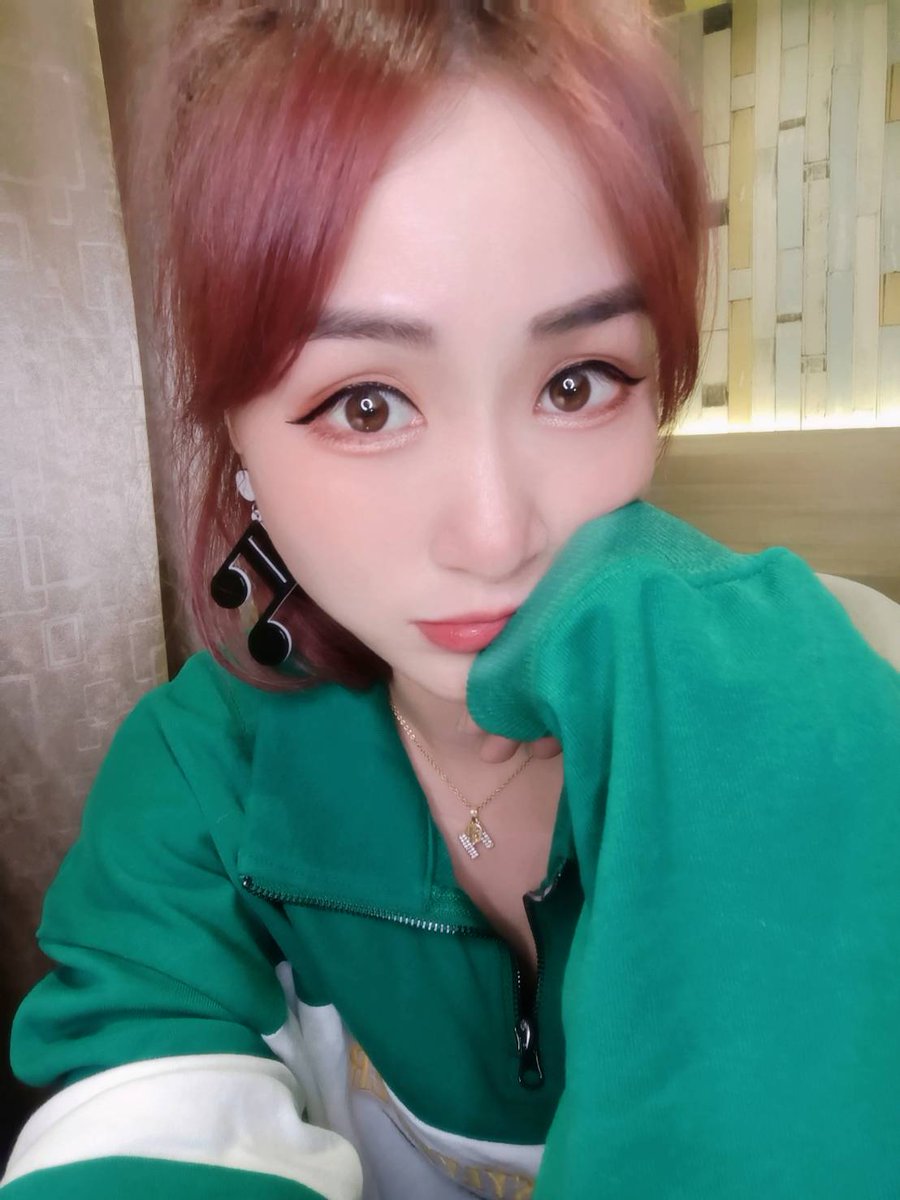 Hanfei0202's tweet photo. 近期太忙了 都沒有在社交媒體上貼文
大家想我嗎😉

#宜蘭 #台中 #高雄 
#TikTok #srchafreen #自拍 https://t.co/IHdmiuLFYi