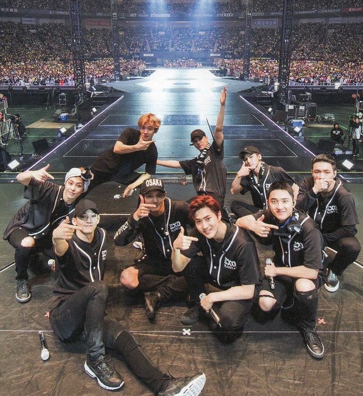 exomyonlystar's tweet image. EXO &amp;amp; EXO-LS ALWAYS TOGETHER 

EXO-Ls WILL ALWAYS WITH EXO 
EXO-Ls WILL ALWAYS WITH EXO 
EXO-Ls WILL ALWAYS WITH EXO 
EXO-Ls WILL ALWAYS WITH EXO 
@weareoneEXO @B_hundred_Hyun @layzhang