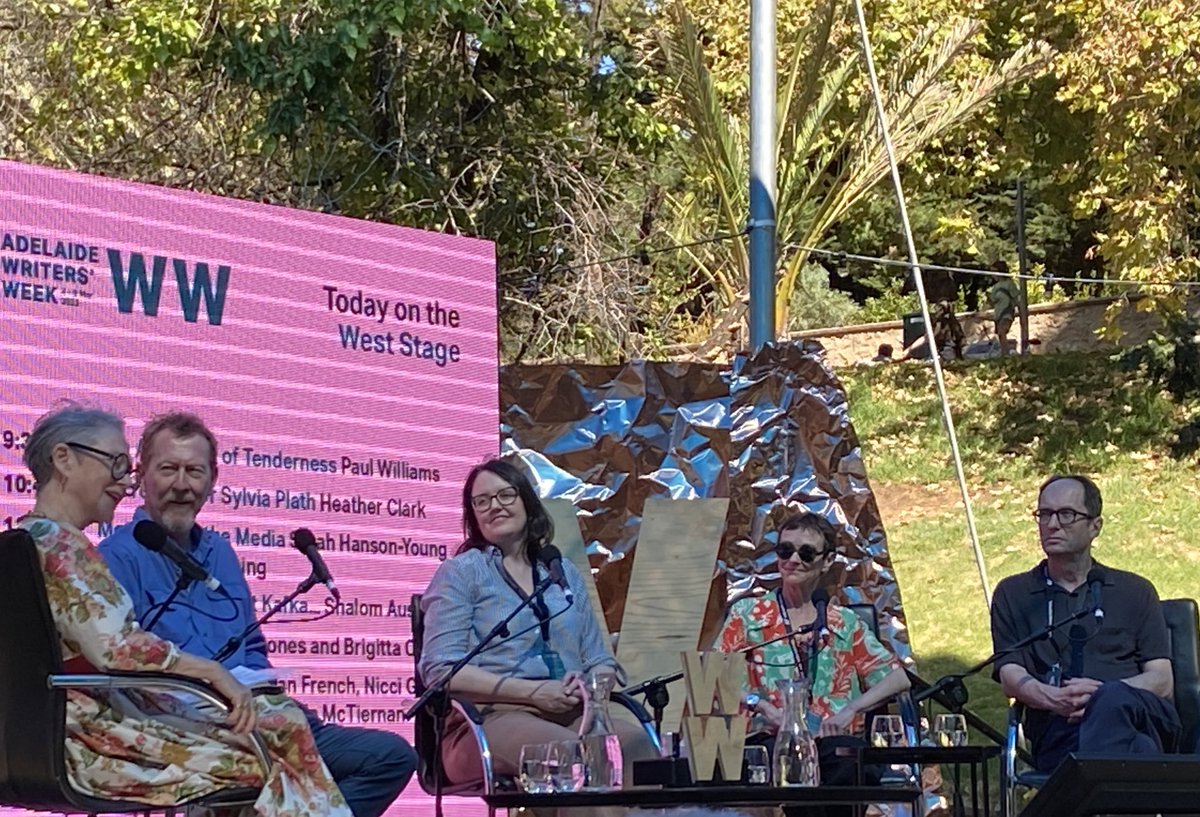 The dangerous minds … with Sue Turnbull of @BADCrimeSydney as chair. #AdlWW
