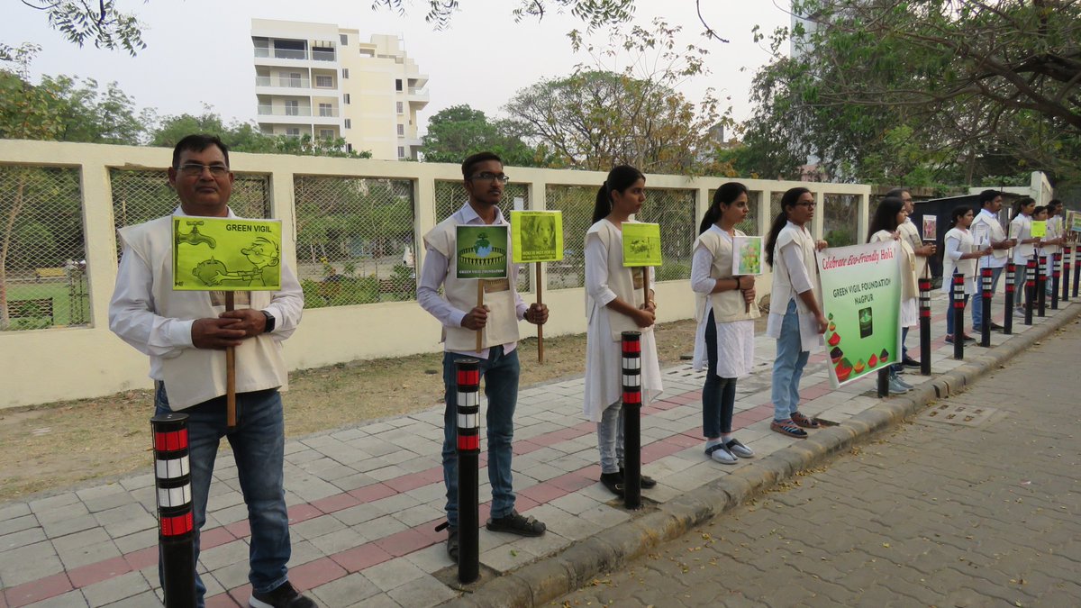 green_vigil's tweet photo. Green Vigil Foundation conducted a Citizen Outreach Campaign at Children’s Traffic Park, Dharampeth, encouraging citizens to celebrate Eco - friendly Holi.
#ecofriendlyholi #organiccolor #herbalcolor #nowaterwastage #savewater #safewaterandsanitation #SDG6 #waterforall https://t.co/E2kMZWBVq4
