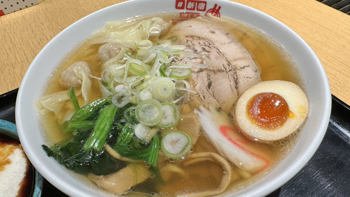 本日も 佐野ラーメンの超人気店 「麺や 大山」 営業しております！ 醤油も塩もどちらも美味すぎる！ 高速回転中で そこまでおまたせしません！