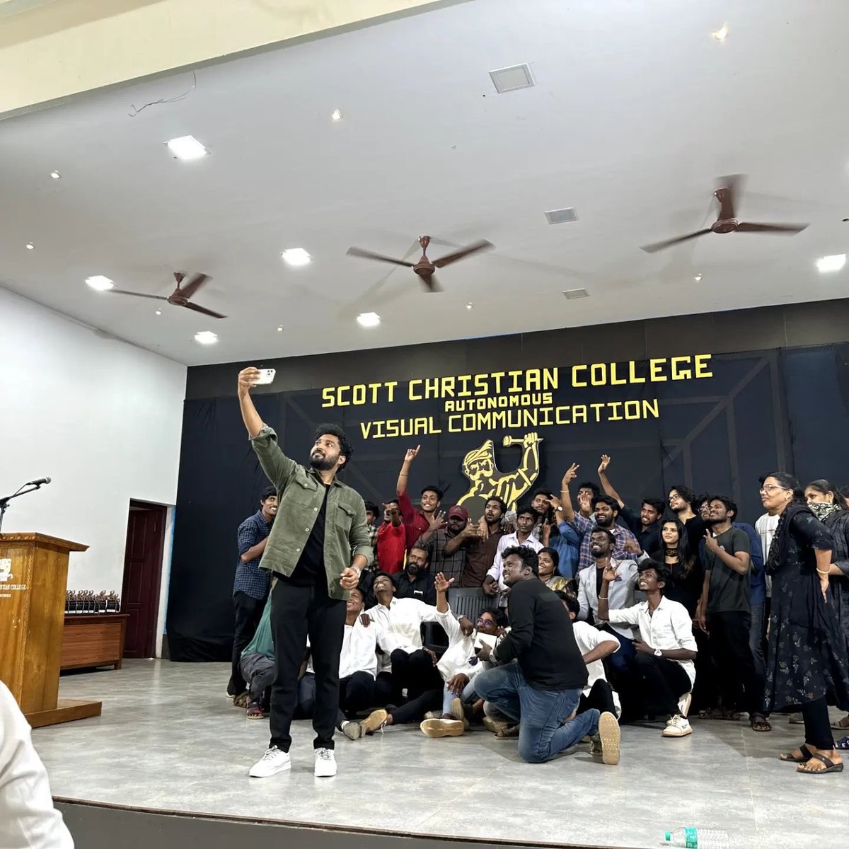 RVikraman's tweet photo. Had good interaction with students from Scott Christian College, Kanyakumari. Insisted students to give back to society by being socially responsible and engage in politics. Response was amazing. #AramVellum https://t.co/7ULccADBWZ