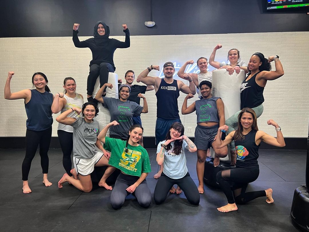 thekickhouse's tweet photo. Flexin' with the #fightfam, what's new? https://t.co/RGHuRbG4a2
