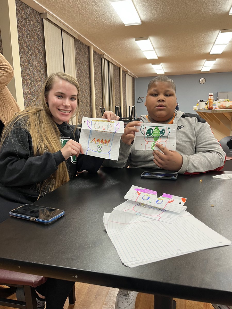 WLCSoftball's tweet photo. Our team spent another afternoon volunteering at the Lighthouse Youth Center!

#warriorcup @WLC_saac https://t.co/AB6u7Qb32N