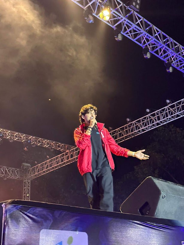 Singer Mr. Darshan Raval performing live in KIET -EPOQUE@Prastuti2023
KIET School of Pharmacy# KIET Group of Institutions Ghaziabad

#epoque2023#kiet#starnight#festival
