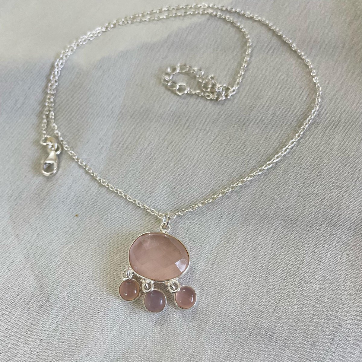 gemexi's tweet photo. Rose quartz silver pendant💕
Dm to order
.
.
.
.
#rosequartz #wholesaler #925silverjewelry #gemexi #reels #rosequartznecklace #rosequartzgemstone #quartz #rosequartzcrystal #crystals #sale #womensday https://t.co/s3z6BO3auJ