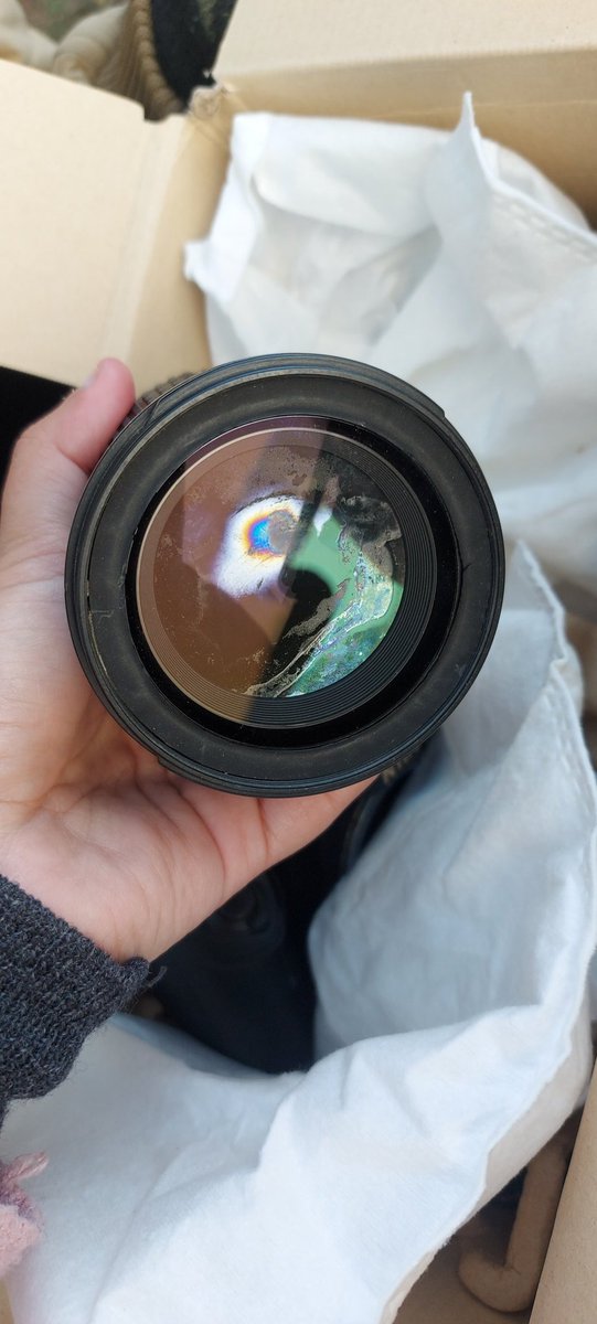 HimaniJ93968055's tweet photo. @jagograhakjago Flipkart fooled me and looted 2,27,990/- 
I ordered Sony Camera and they deliverd broken nikon dummy. Contacted them several times but they are not helpful. 
Please help. @PiyushGoyal @_Kalyan_K @flipkartsupport https://t.co/JYYDoJxwyQ