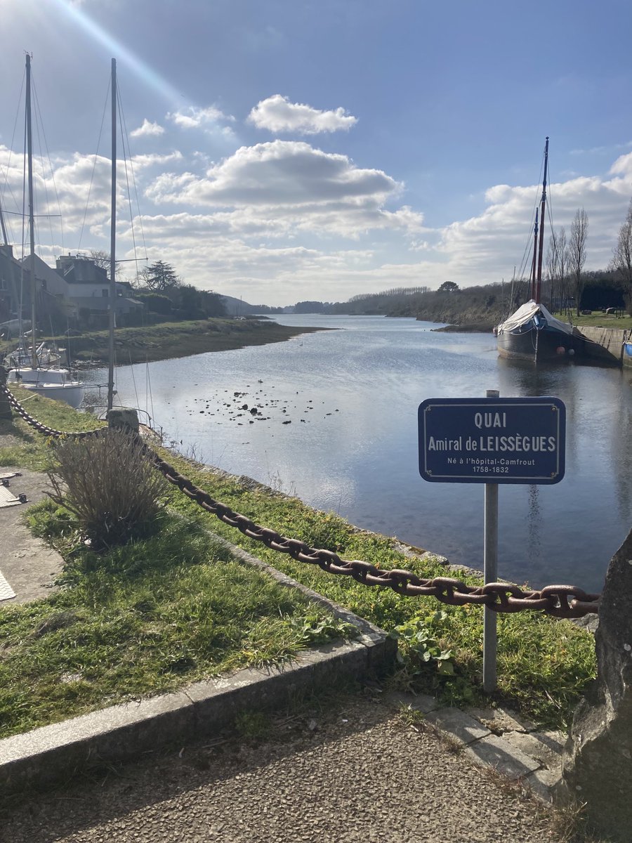 nadegehavet's tweet image. Carte blanche à… 📍L’Hopital Camfrout hier après midi, avec le #Maire JJ Léon et son équipe. Échanges sur les projets de la commune et l’activité du ⁦@Senat⁩. #Rencontrer #Ecouter #Dialoguer #Finistère.