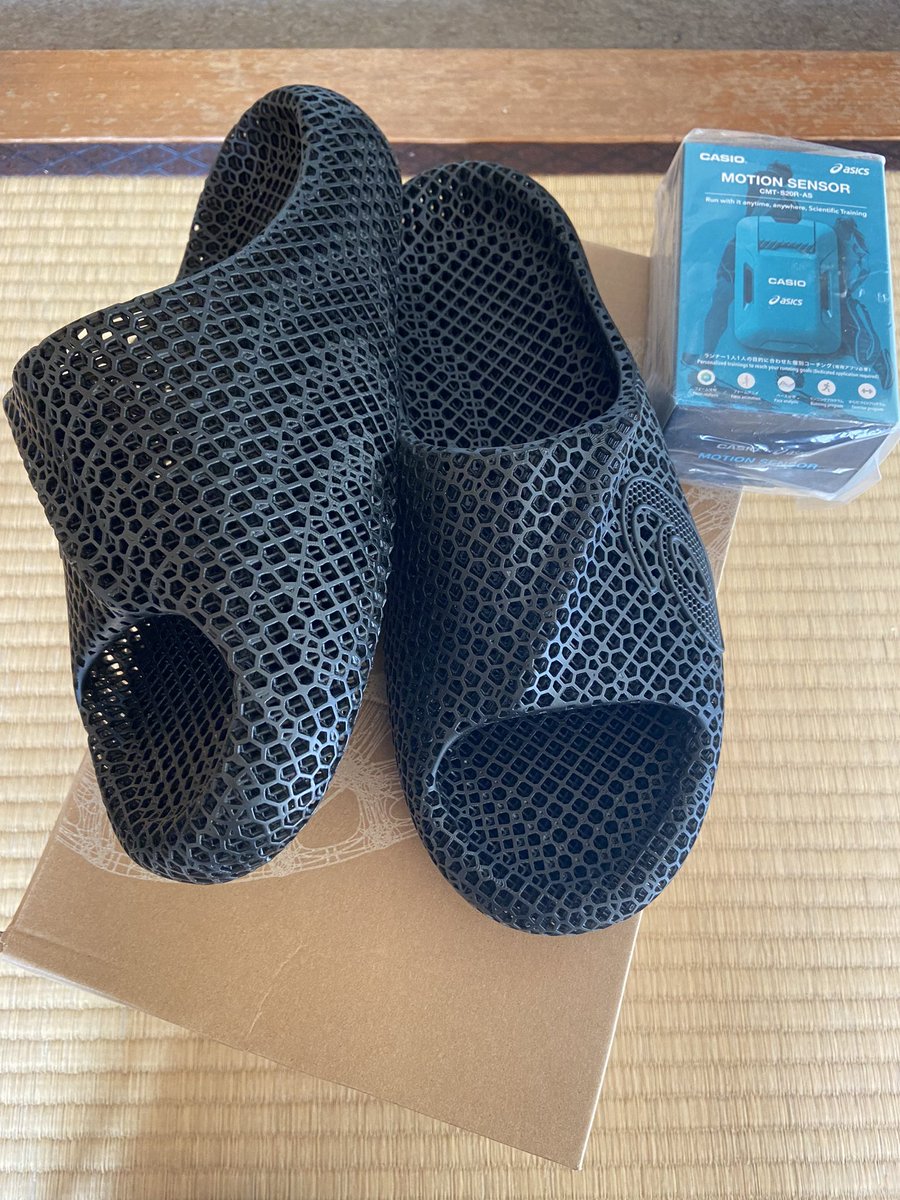 akkyaman3678's tweet image. 12月のサウルスマラソンチャレンジの賞品が届きました。
ちょうどサンダルが古くなってたので使わせてもらいます。

#ACTIBREEZE3DSANDAL
#motionsensor